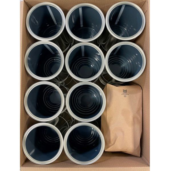 Gallon paint can pack with lids