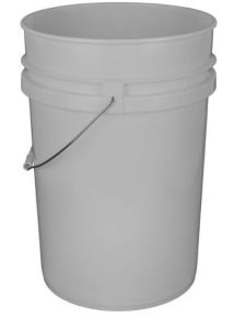 6 Gallon White Plastic Pail with Metal Handle