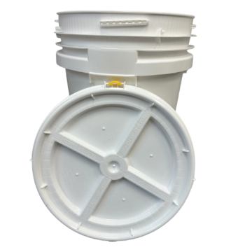 White pail with screw top lid