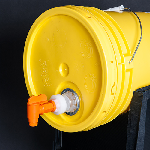 Small round tins for storage