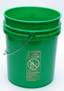 PACK OF 5 GREEN PLASTIC CALF CALFS 1 GAL BUCKETS HEAVY DUTY WITH METAL HANDLE 