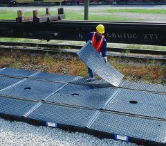 Ultra TrackPans® for Railcar Spill Containment With Grates And Covers